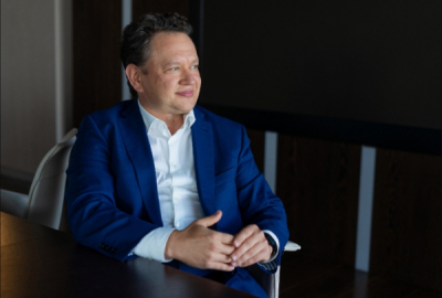 **ШАМПУНЬ ОТ ГУСЕВА: Как губернатор Александр Гусев стал 4 в 1, прихватив горком, обком и правительство, пока Трухачев с Масловым закатали губы на его кресло