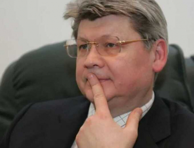 Бывший руководитель АКБ "Банк на Красных Воротах" и его сын предстанут перед судом по обвинению в мошенничестве и хищениях
