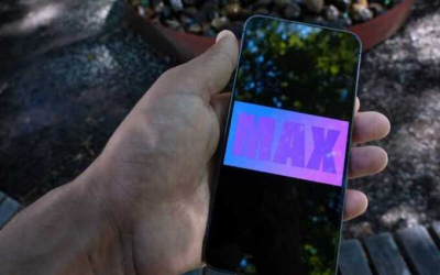 Мессенджер Max начали заранее устанавливать на все смартфоны в России
