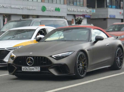 Бирюкова катается на AMG, а в компаниях 5 сотрудников: как дочь заммэра оседлала прибыль с миллиардной Венты