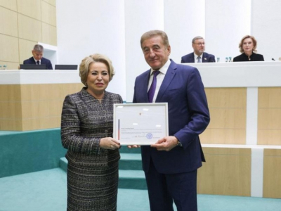 ВОРОНЕЖСКИЙ &laquo;СПРУТ&raquo; В АГОНИИ: ЭКС-СЕНАТОР ЛУКИН СЛЕДУЮЩИЙ НА ВЫХОД С ВЕЩАМИ?