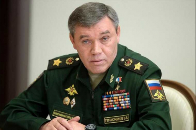 Валерий Герасимов злоупотребил своей властью, устроив свою любовницу Елену Селифанову на высокооплачиваемую должность в Министерстве обороны