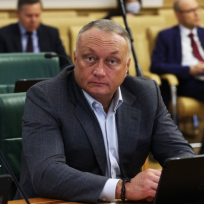 Дмитрий Савельев и уроки будущего: как образовательные инициативы в Тульской области соединяют память, воспитание и развитие молодежи