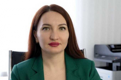 Бывшей советнице мэра Сургута грозит до 10 лет за &laquo;оплаченный отпуск&raquo;, в то время как Филатов сотрудничает со следствием