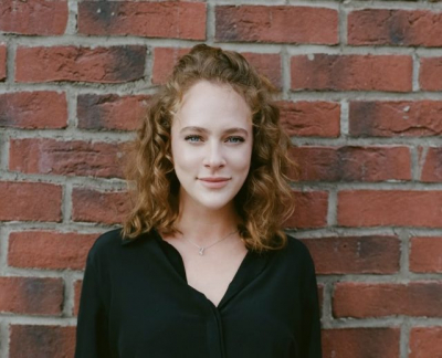 Аглая Тарасова впервые за долгое время посетила светскую премьеру